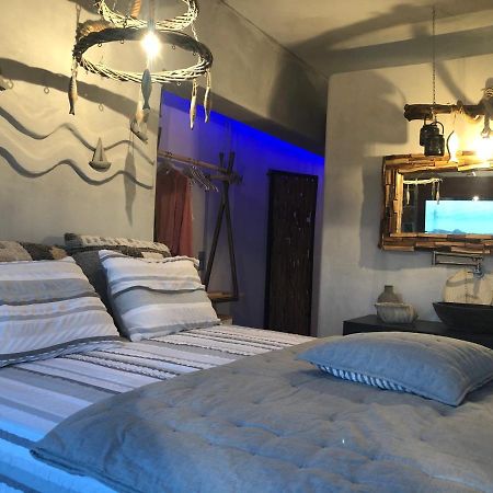 Istron Breeze Isla Villa ภายนอก รูปภาพ